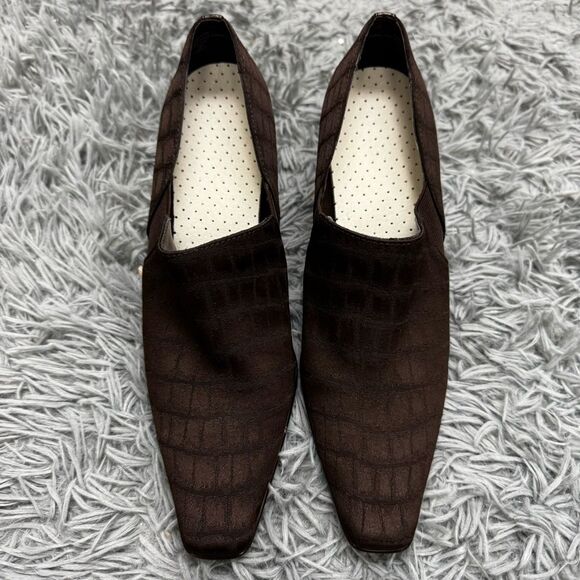 Liz Claiborne Closed Toe Heels Size 8 - Picture 1 of 8